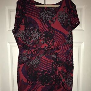 Red Pattern Accent Dress with Side Rushing